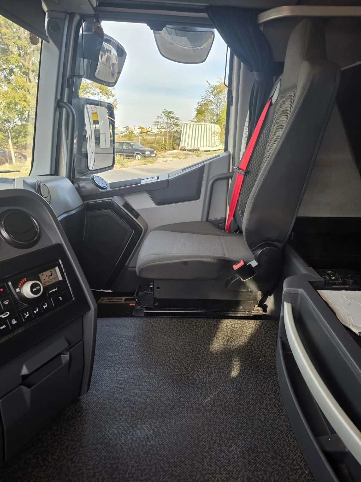 Renault T  - изображение 9