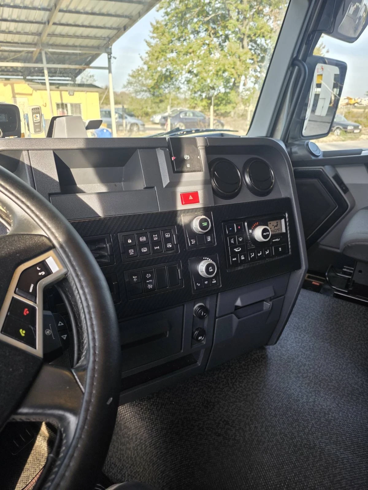 Renault T  - изображение 10