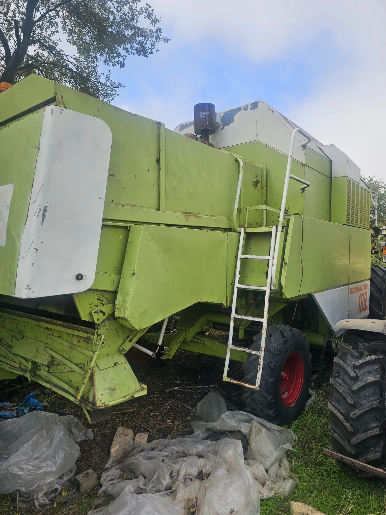 Комбайн Claas 108 SL, снимка 3 - Селскостопанска техника - 54807623