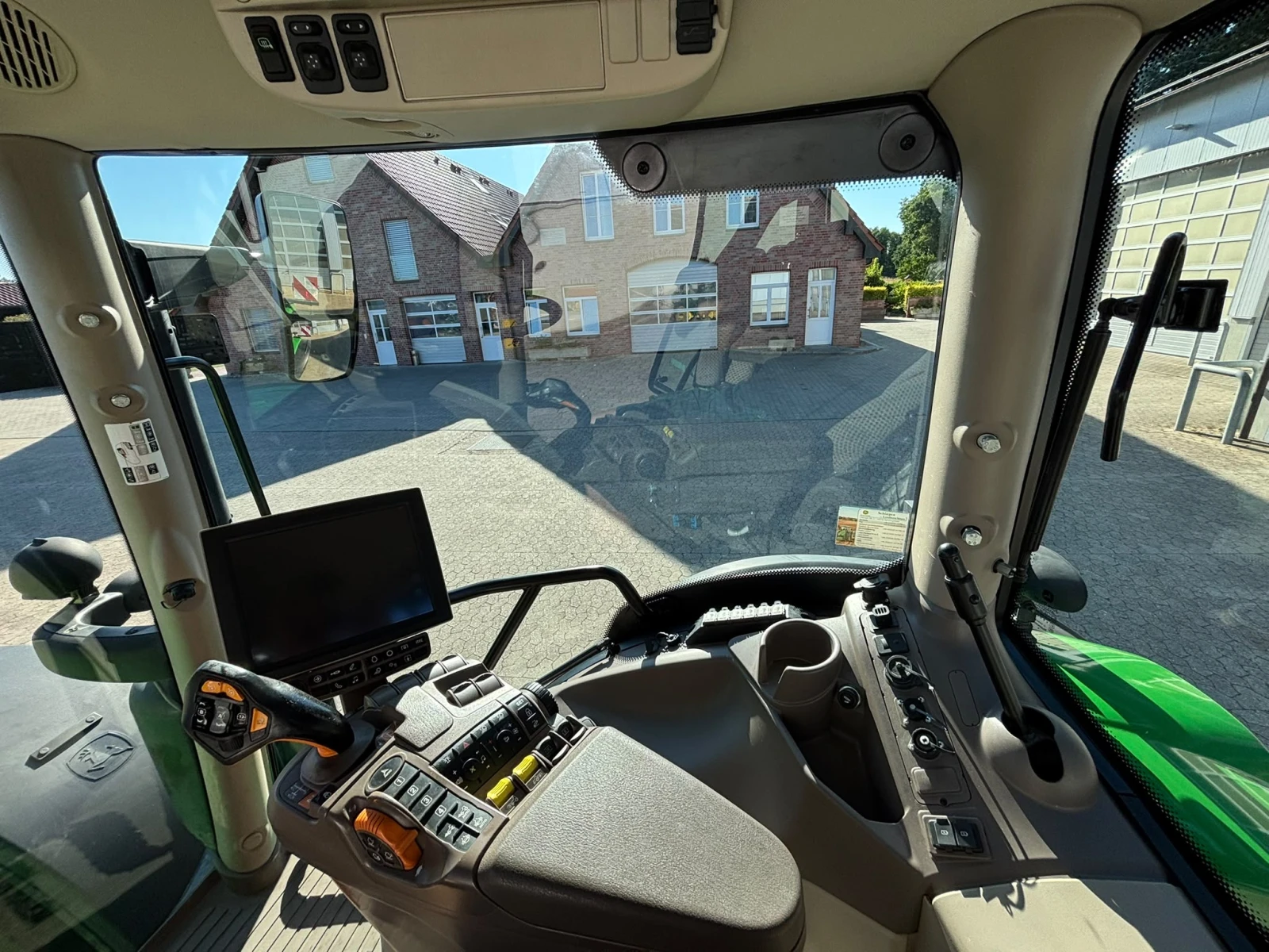 Трактор John Deere 6250R PREMIUM EDITION НАВИГАЦИЯ ЛИЗИНГ, снимка 10 - Селскостопанска техника - 55728204