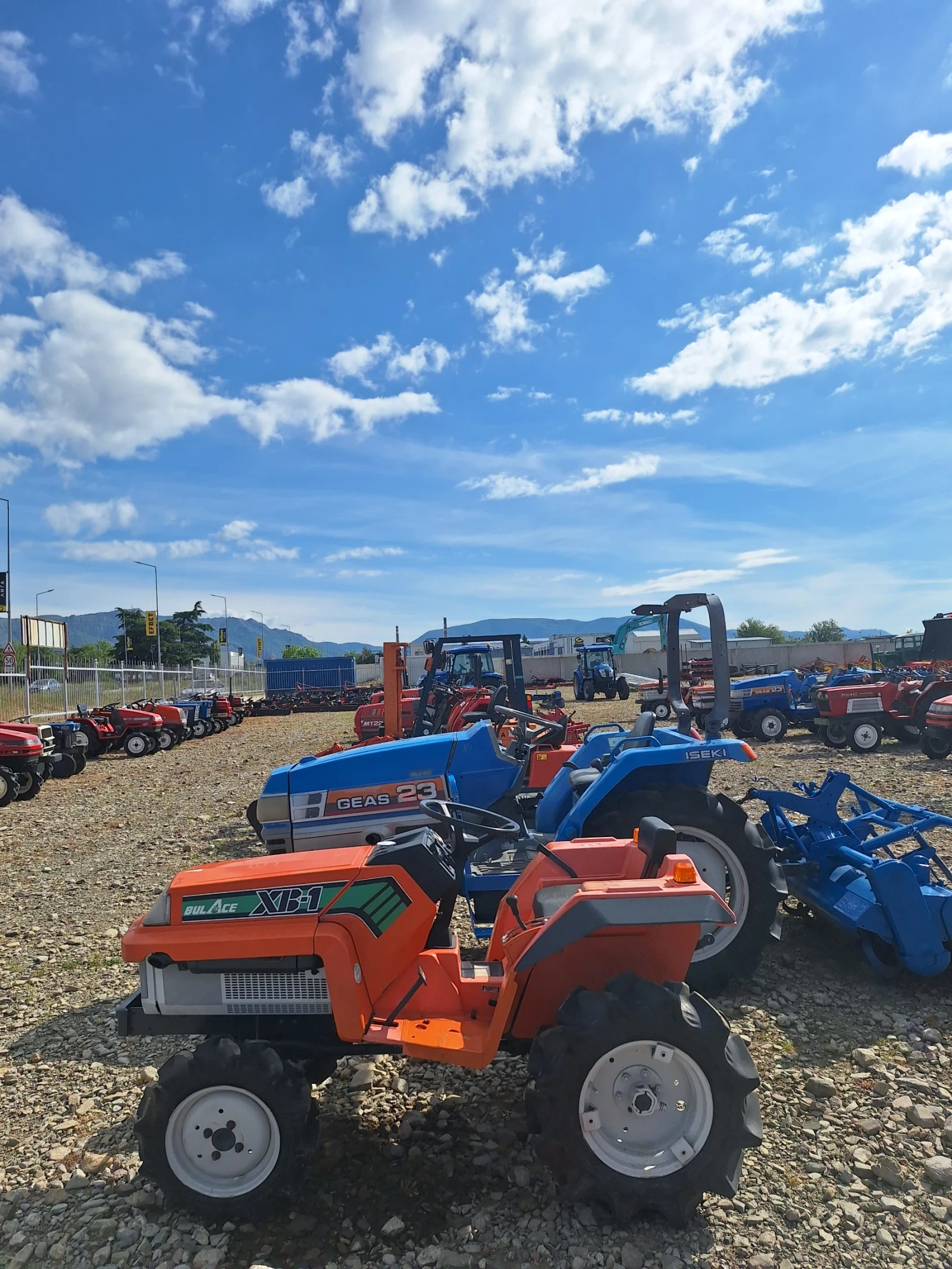 Трактор Kubota, снимка 2 - Селскостопанска техника - 56132039