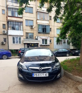 Opel Astra 2.0 165 FULL, снимка 2