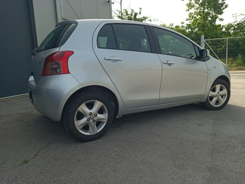 Toyota Yaris 1.4D-4D, снимка 4 - Автомобили и джипове - 46144321