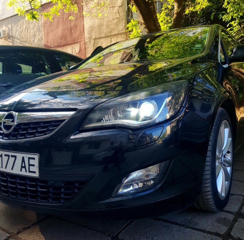 Opel Astra 2.0 165 FULL, снимка 8 - Автомобили и джипове - 46387246
