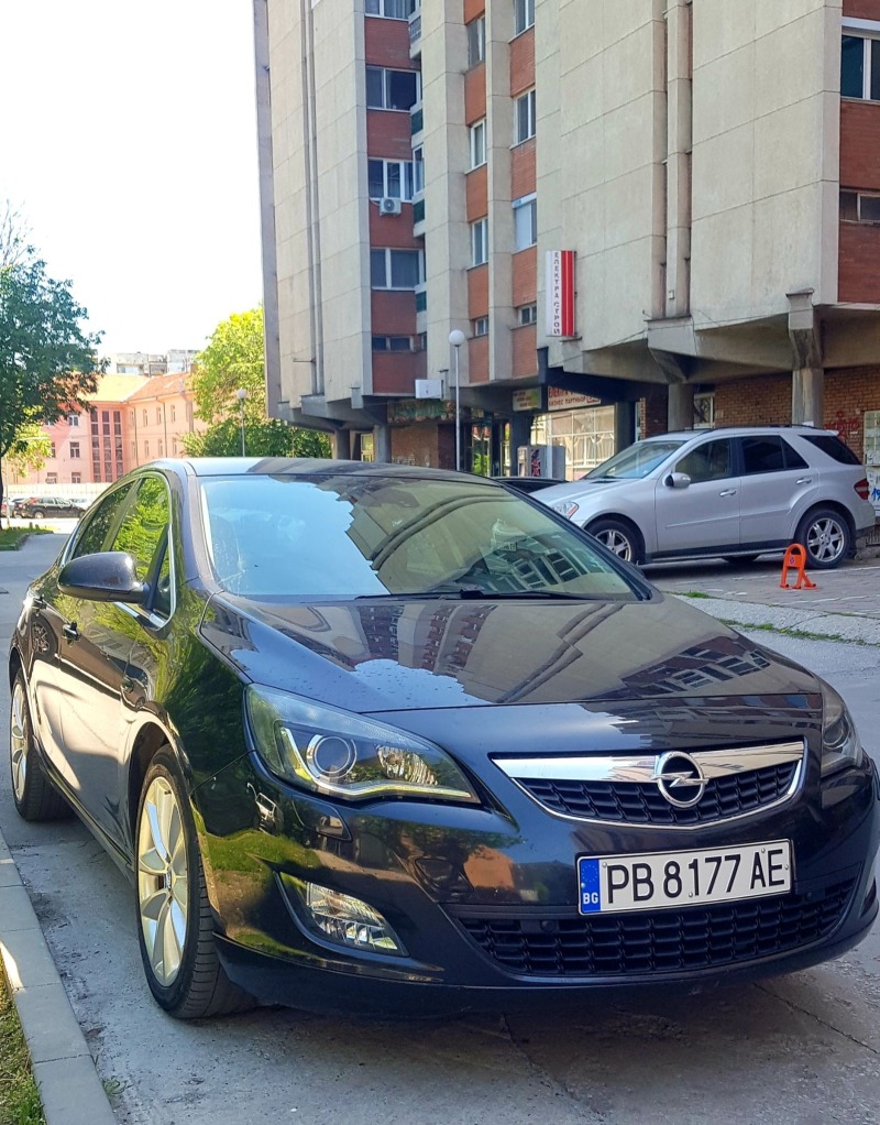 Opel Astra 2.0 165 FULL, снимка 7 - Автомобили и джипове - 46387246