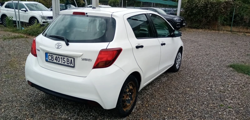 Toyota Yaris 1.33 VVT-i, снимка 3 - Автомобили и джипове - 47229523