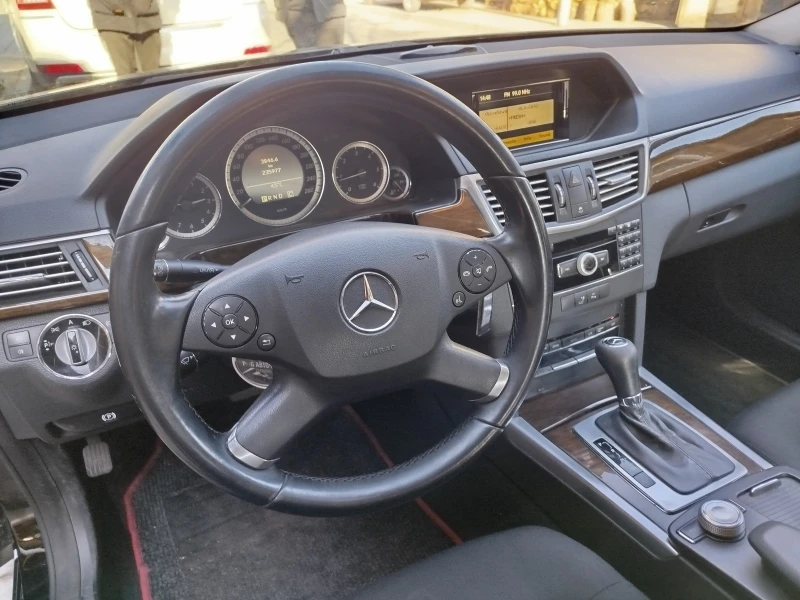 Mercedes-Benz E 200 W212 automat, снимка 6 - Автомобили и джипове - 49104447