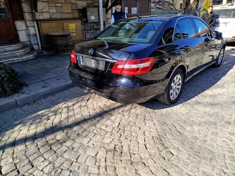 Mercedes-Benz E 200 W212 automat, снимка 2 - Автомобили и джипове - 49104447