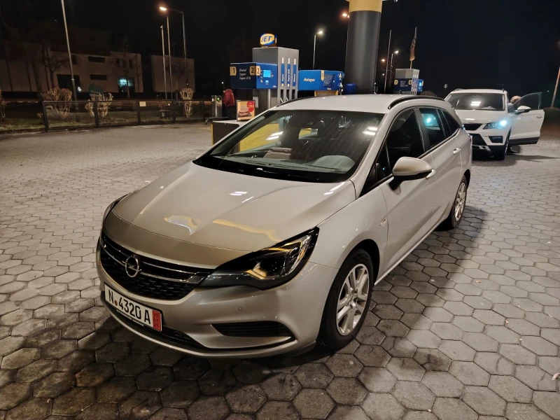 Opel Astra, снимка 1 - Автомобили и джипове - 49447089