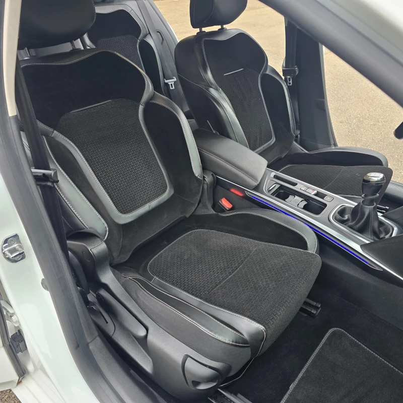 Renault Megane 1.5 DCI KOJA NAVI , снимка 12 - Автомобили и джипове - 52484905