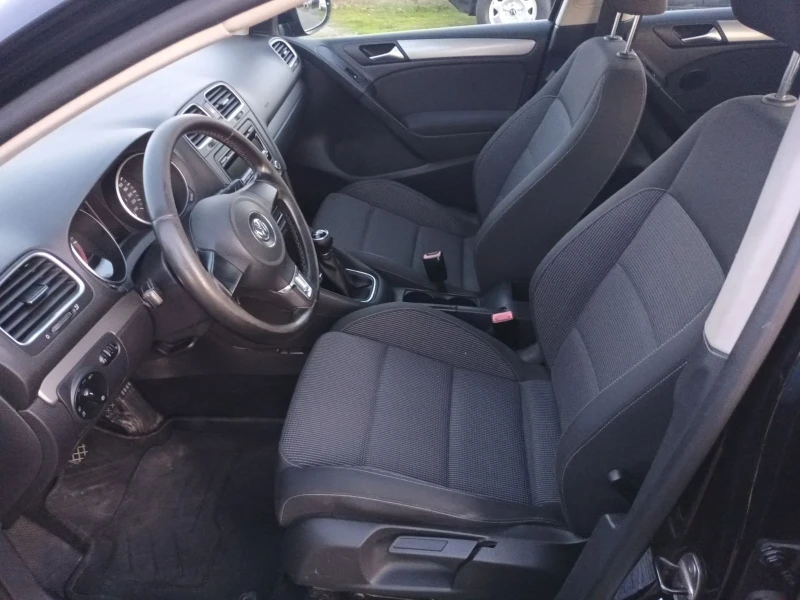 VW Golf VI 1.6 TDI, снимка 6 - Автомобили и джипове - 52891335