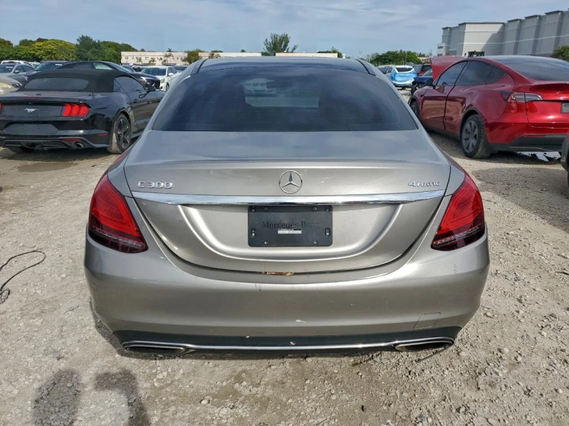 Mercedes-Benz C 300 2l 4Matic, снимка 6 - Автомобили и джипове - 53202468
