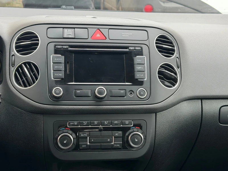 VW Golf Plus 1.6 Bifuel бензин/фабрична газ , снимка 16 - Автомобили и джипове - 53289618