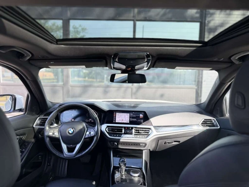 BMW 330  xDrive Premium Package/ LEATHER/ ALLOYS/ APP CONN, снимка 8 - Автомобили и джипове - 53338812