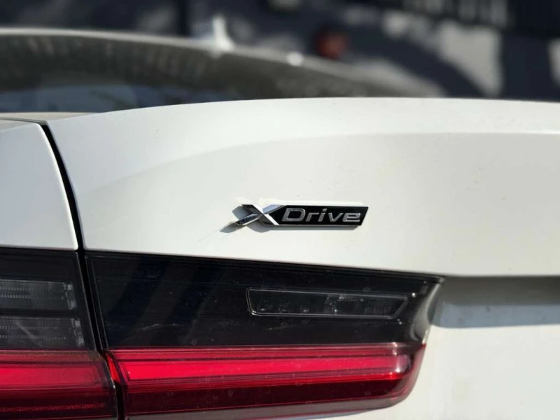 BMW 330  xDrive Premium Package/ LEATHER/ ALLOYS/ APP CONN, снимка 7 - Автомобили и джипове - 53338812