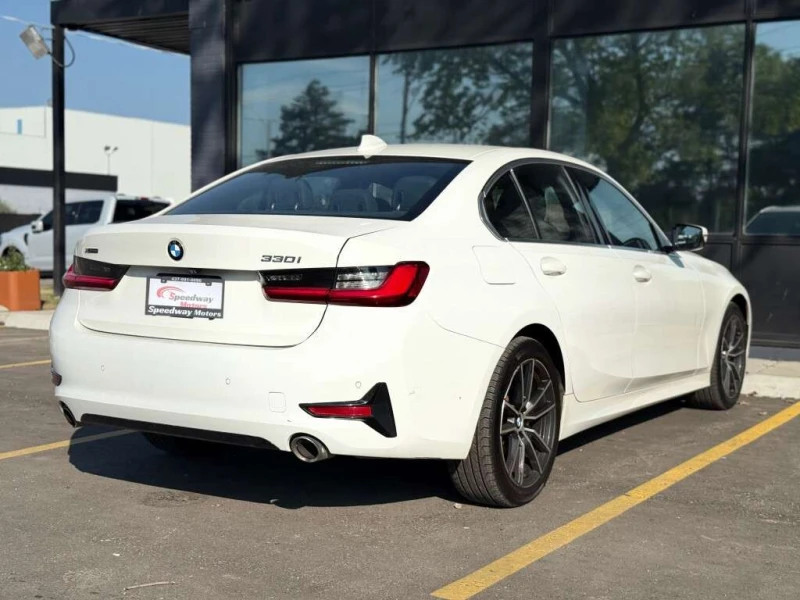 BMW 330  xDrive Premium Package/ LEATHER/ ALLOYS/ APP CONN, снимка 3 - Автомобили и джипове - 53338812