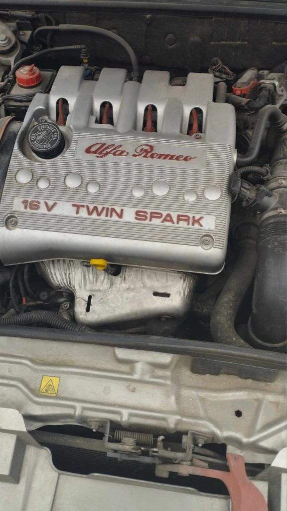 Alfa Romeo 147 1.6 T.Spark, снимка 7 - Автомобили и джипове - 47419017