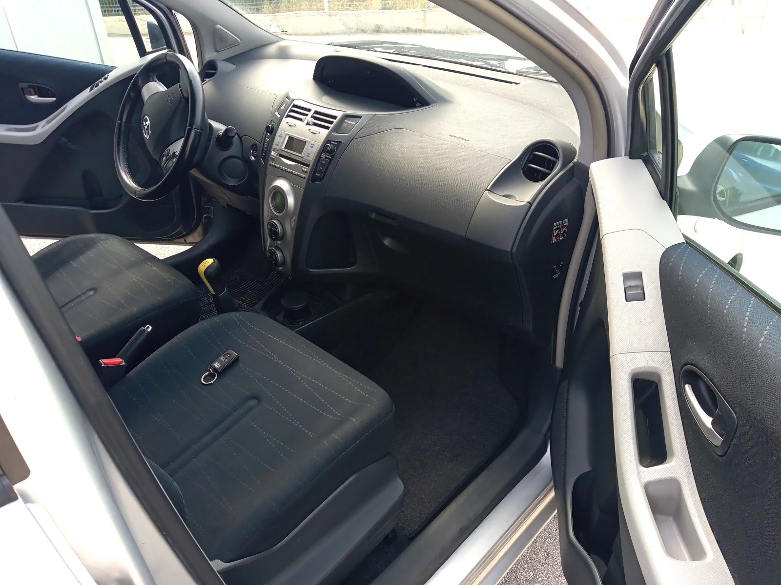 Toyota Yaris 1.4D-4D | Mobile.bg — изображение 13