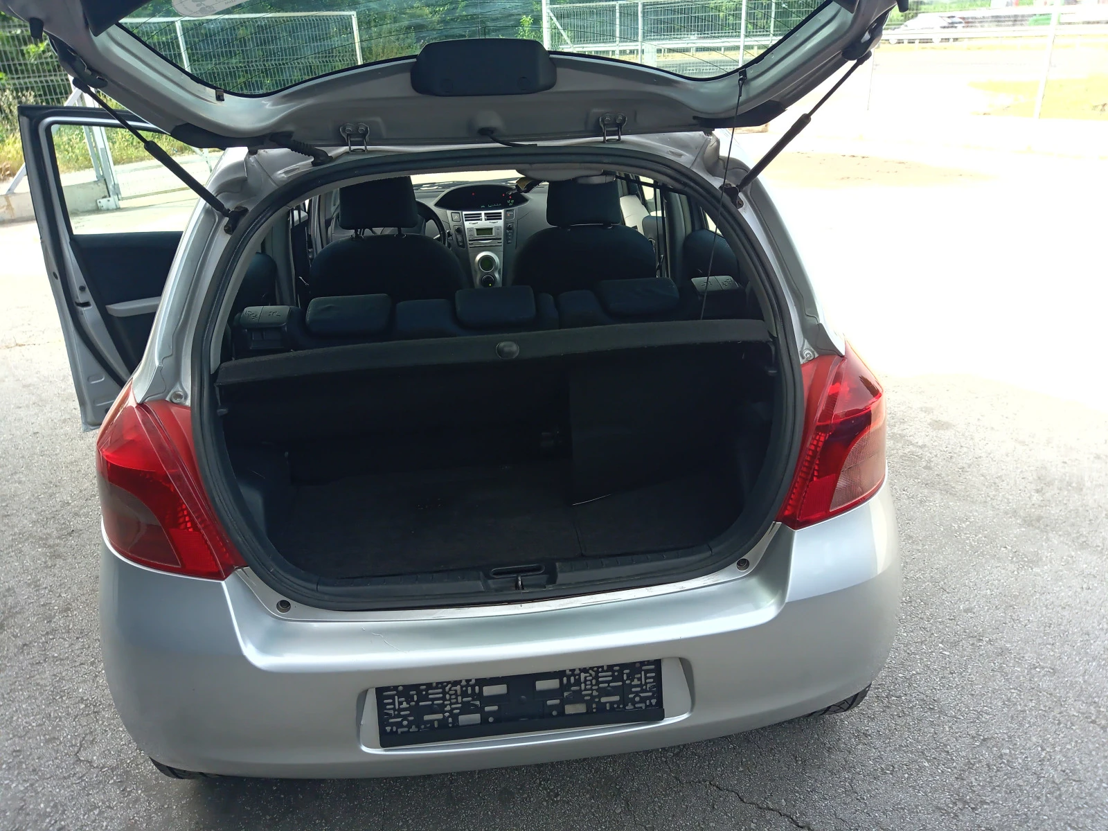 Toyota Yaris 1.4D-4D | Mobile.bg — изображение 11