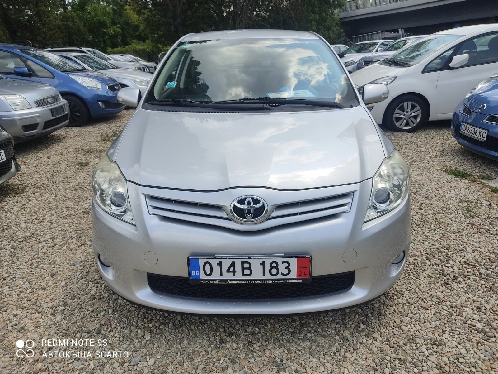 Toyota Auris 1.33/99kc, 2011г, 6 скорости, климатроник  - изображение 2