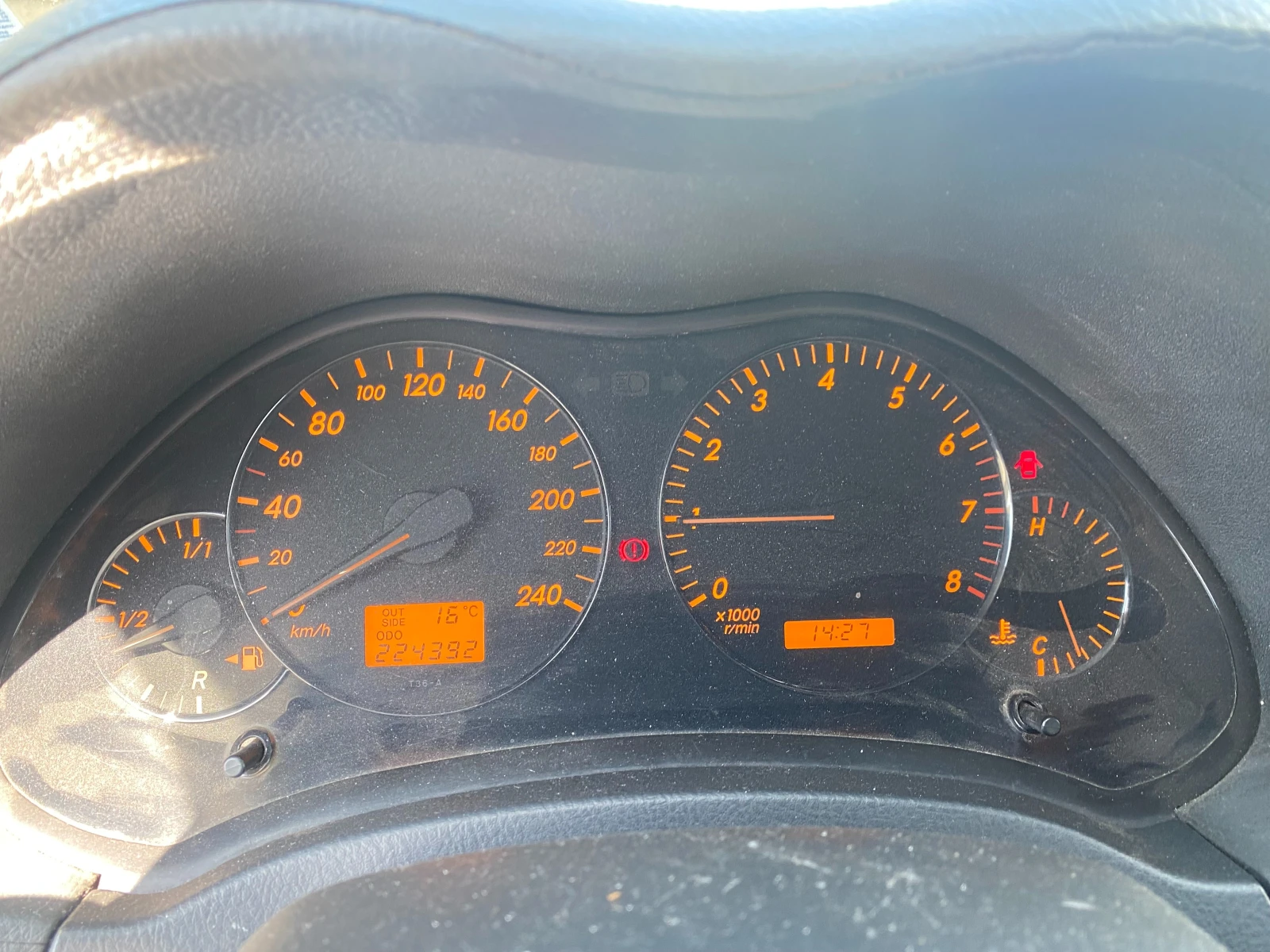 Toyota Avensis 1.8 - изображение 9