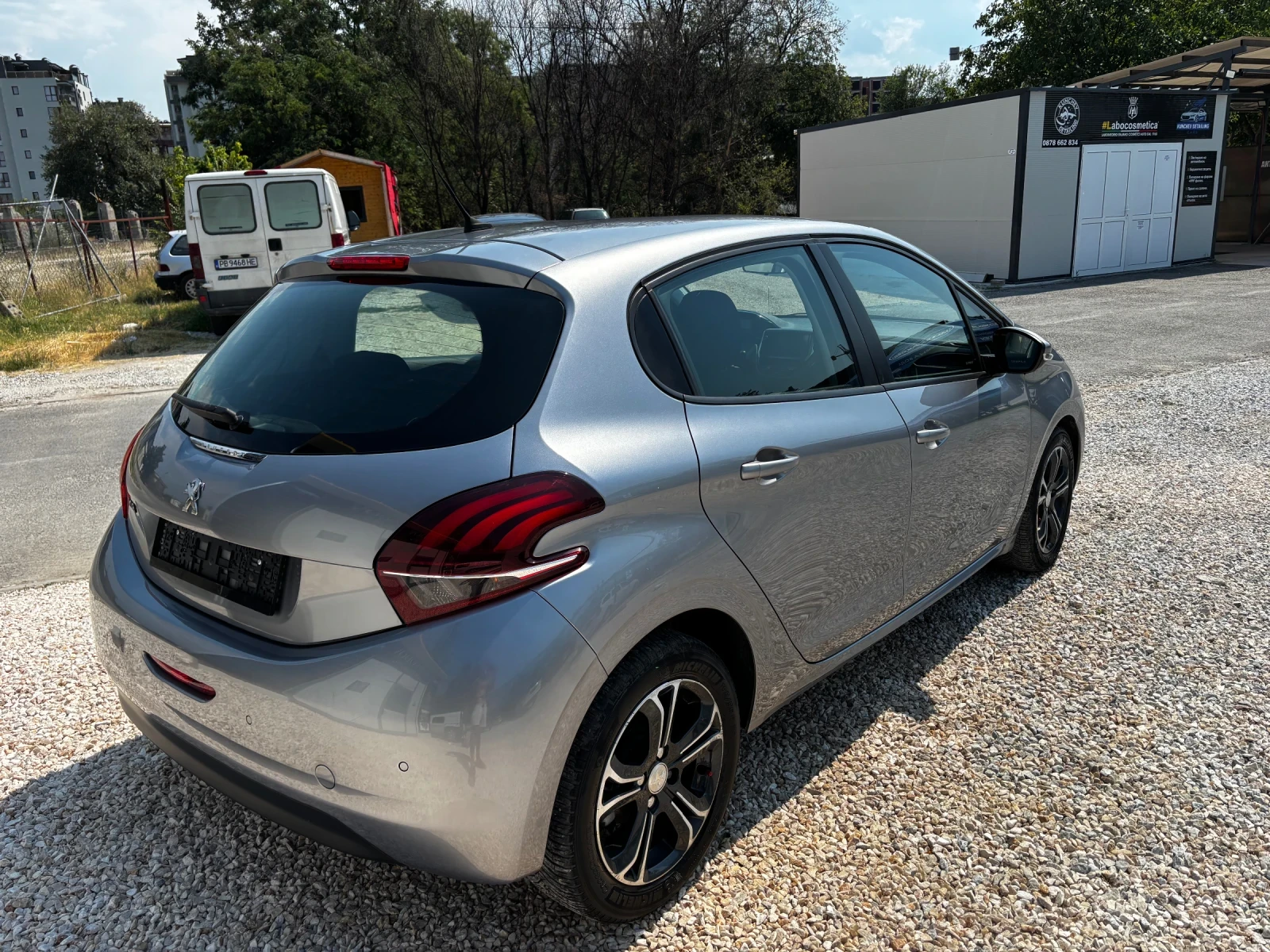 Peugeot 208  - изображение 4