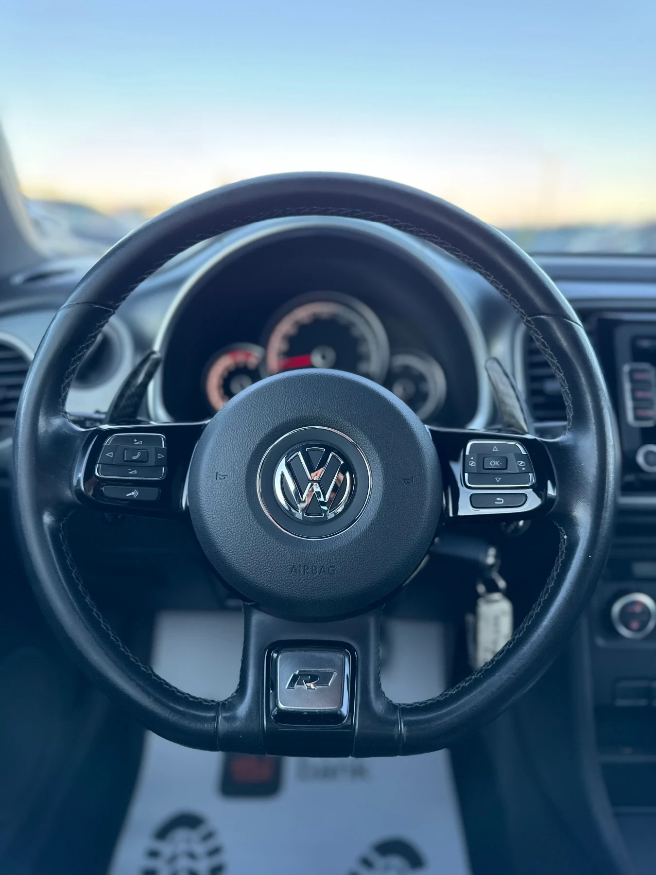 VW Beetle 2.0i* TURBO* R-LINE 2014 | Mobile.bg   12