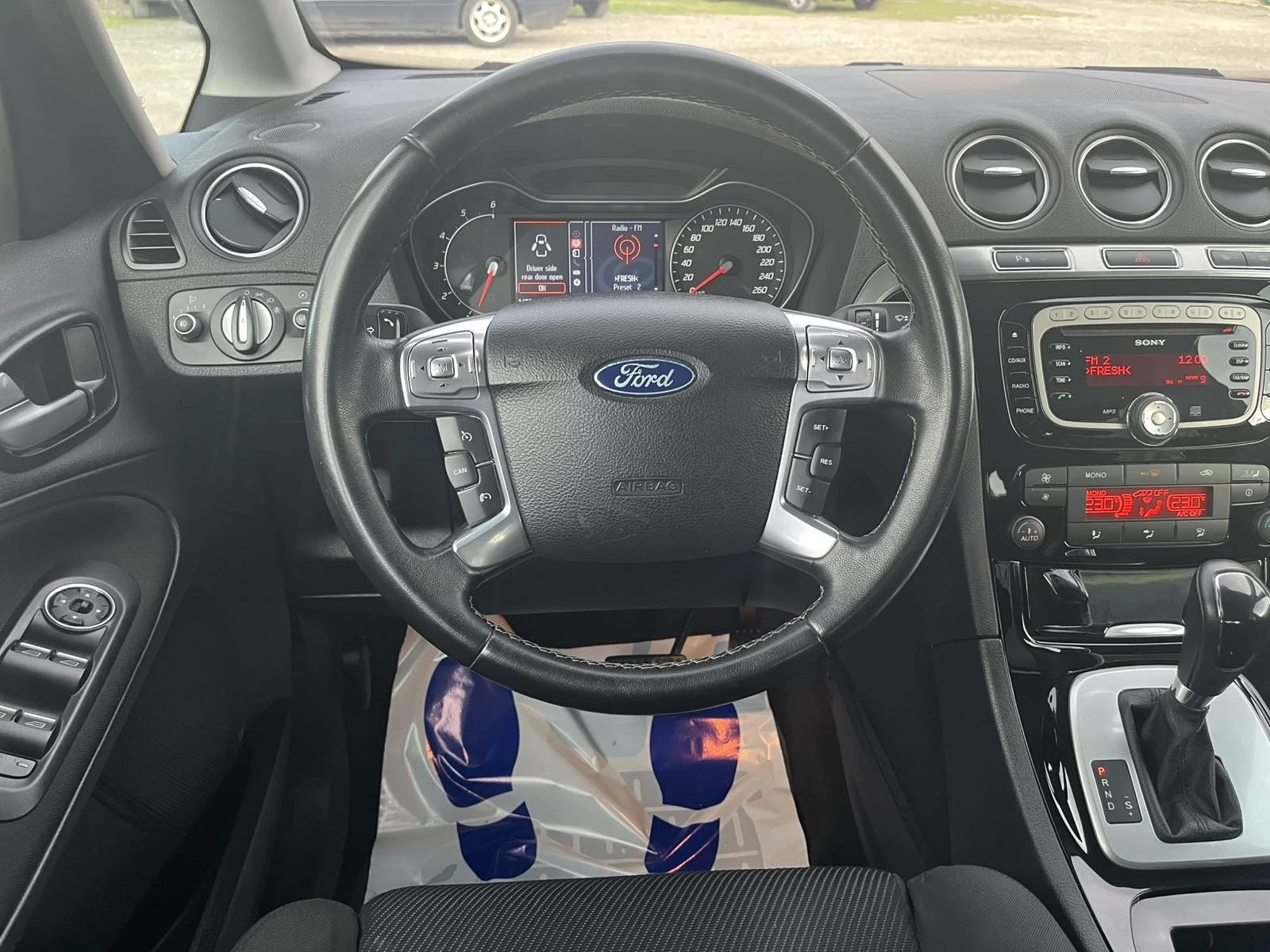 Ford Galaxy 2.0 tdci Titanium, снимка 15 - Автомобили и джипове - 54156205