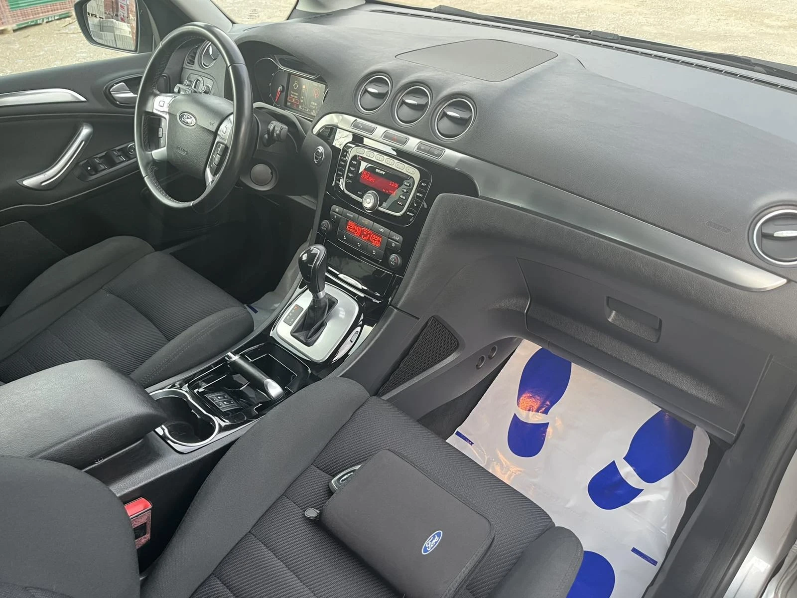 Ford Galaxy 2.0 tdci Titanium, снимка 14 - Автомобили и джипове - 54156205