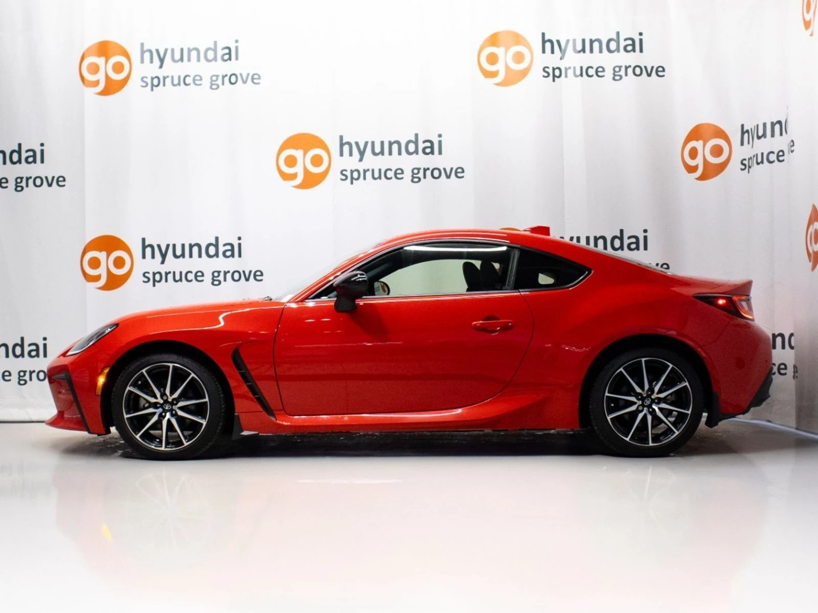 Toyota GR86 2.4 AUTO CAM PREMIUM AUDIO CARPLAY GR TRACK MODE, снимка 3 - Автомобили и джипове - 54216388