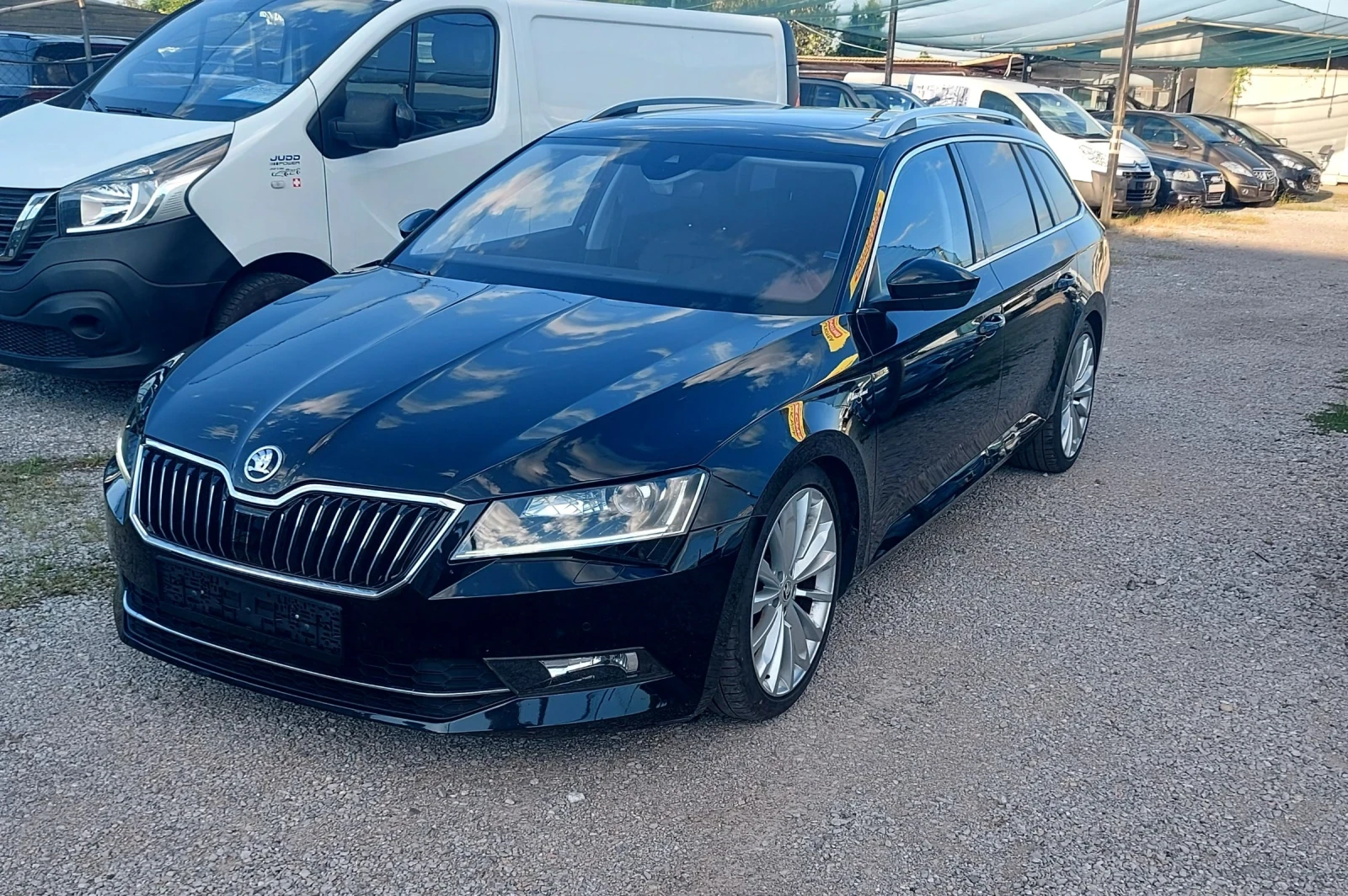 Skoda Superb L&K2.0/190kc/4x4/Автомат/Панорама/Нави/Камера. , снимка 3 - Автомобили и джипове - 54693159