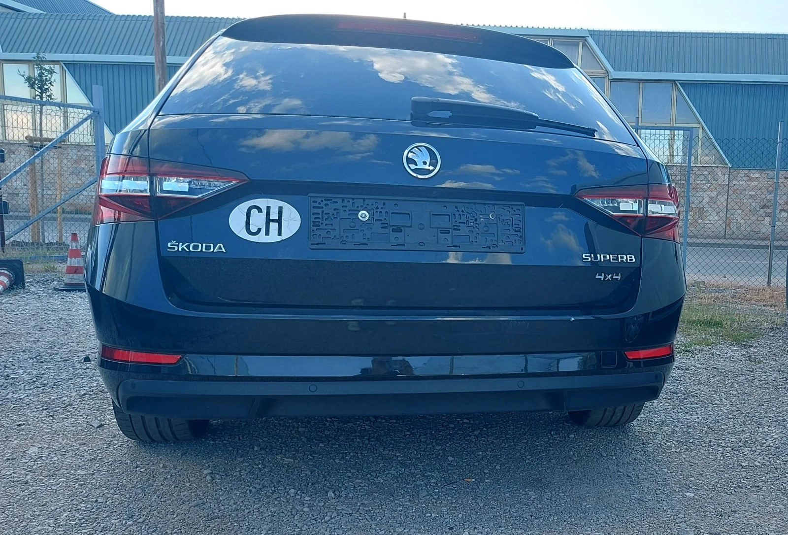 Skoda Superb L&K2.0/190kc/4x4/Автомат/Панорама/Нави/Камера. , снимка 4 - Автомобили и джипове - 54693159