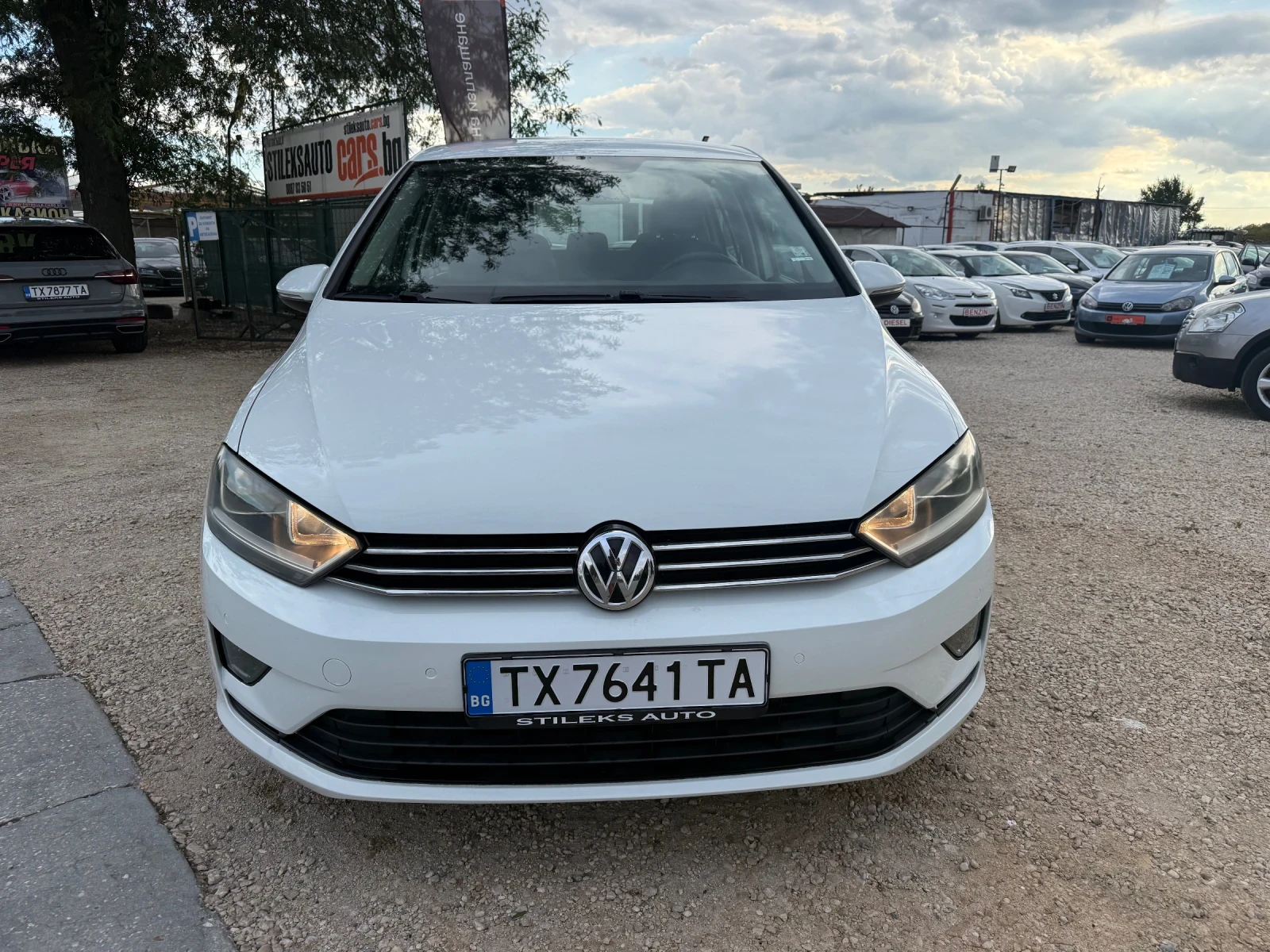 VW Sportsvan 1.6 Дизел, снимка 3 - Автомобили и джипове - 55435031