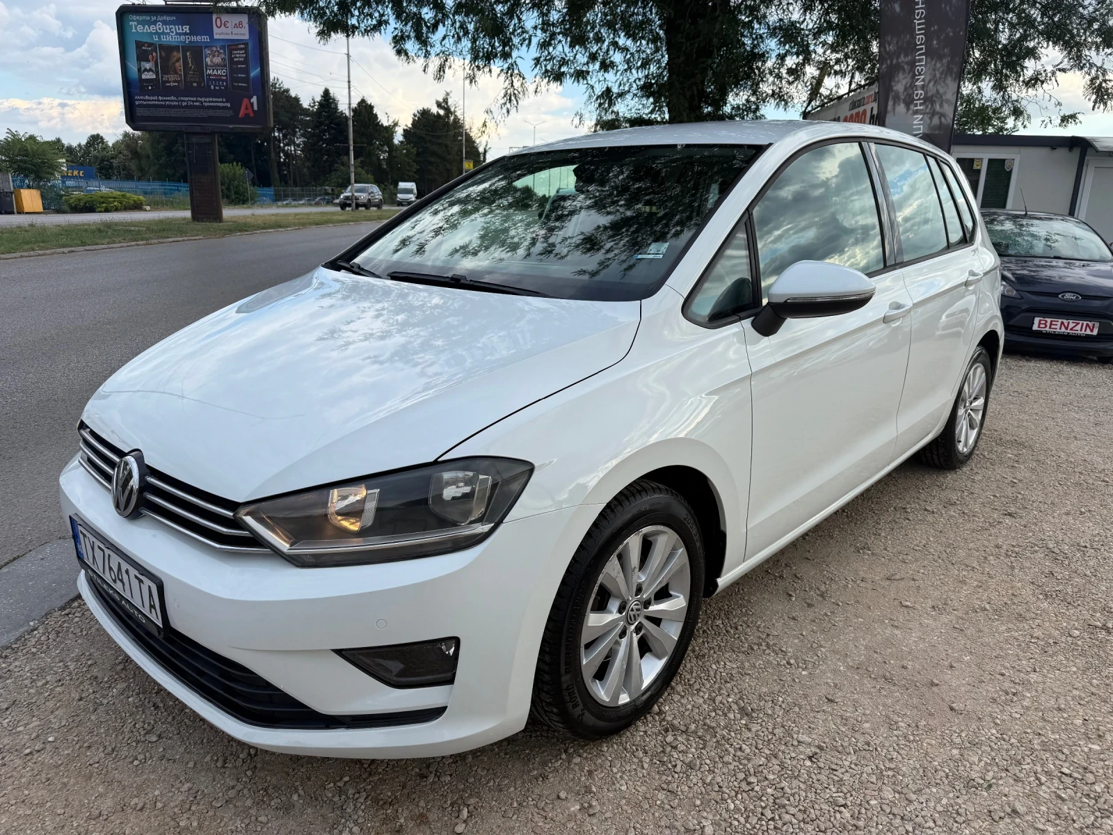 VW Sportsvan 1.6 Дизел, снимка 2 - Автомобили и джипове - 55435031