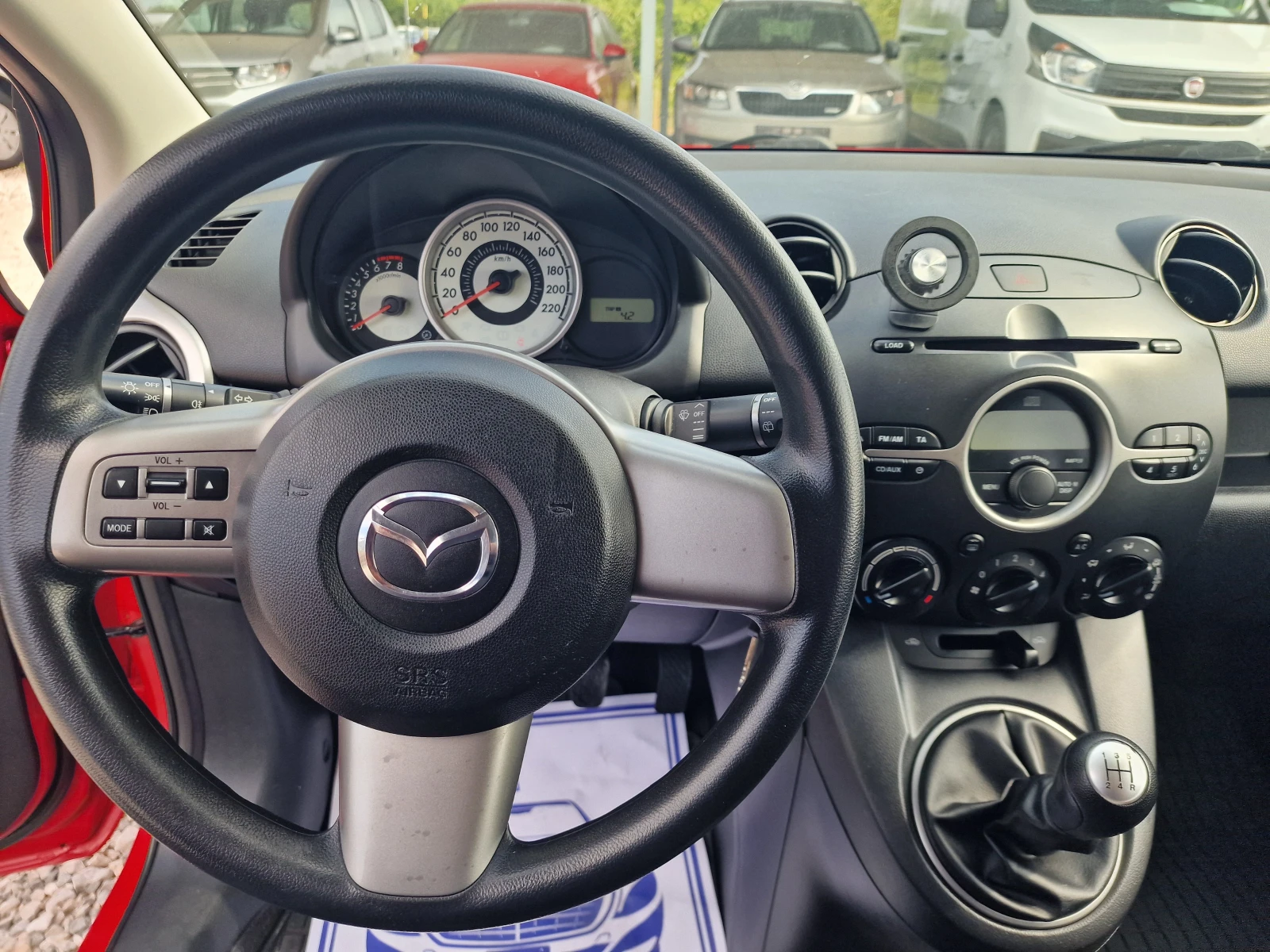 Mazda 2 1.4 БЕНЗИН ! ! РЕАЛНИ КИЛОМЕТРИ, снимка 13 - Автомобили и джипове - 55625919