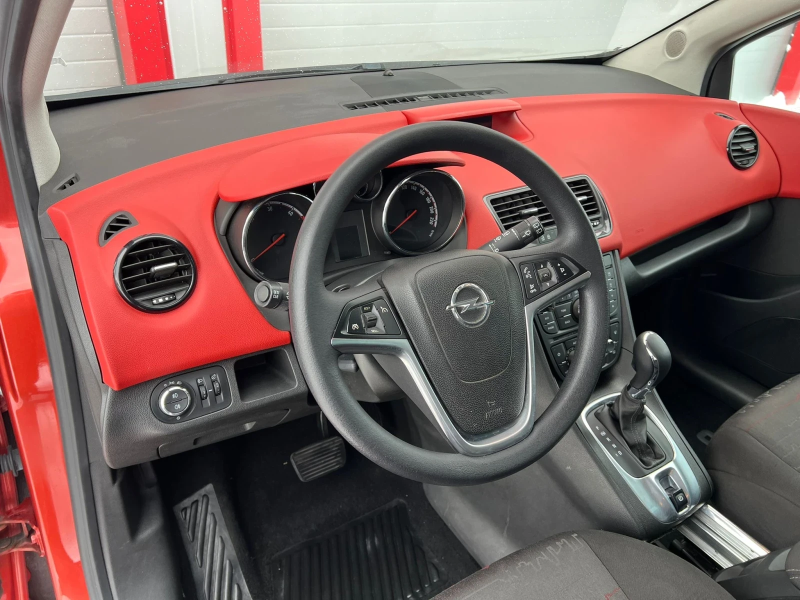 Opel Meriva 1.7DCTI AUTOMATIK KLIMATRONIK EVRO 5B ЛИЗИНГ!!!, снимка 13 - Автомобили и джипове - 56069930