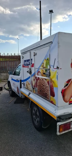 Toyota Hilux 2.5D4D  2WD, снимка 6