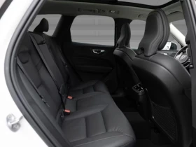 Volvo XC60 B5 AWD = Ultra Dark = Гаранция, снимка 11