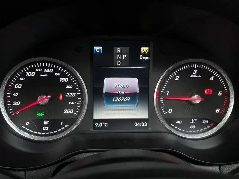 Mercedes-Benz GLC 220 D 4Matic Premium, снимка 8 - Автомобили и джипове - 53826390