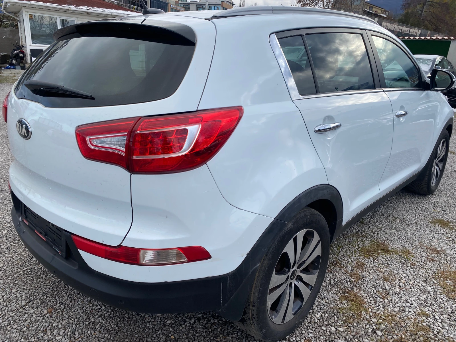 Kia Sportage 2.0 crdi 185 ks.NAVI - изображение 7