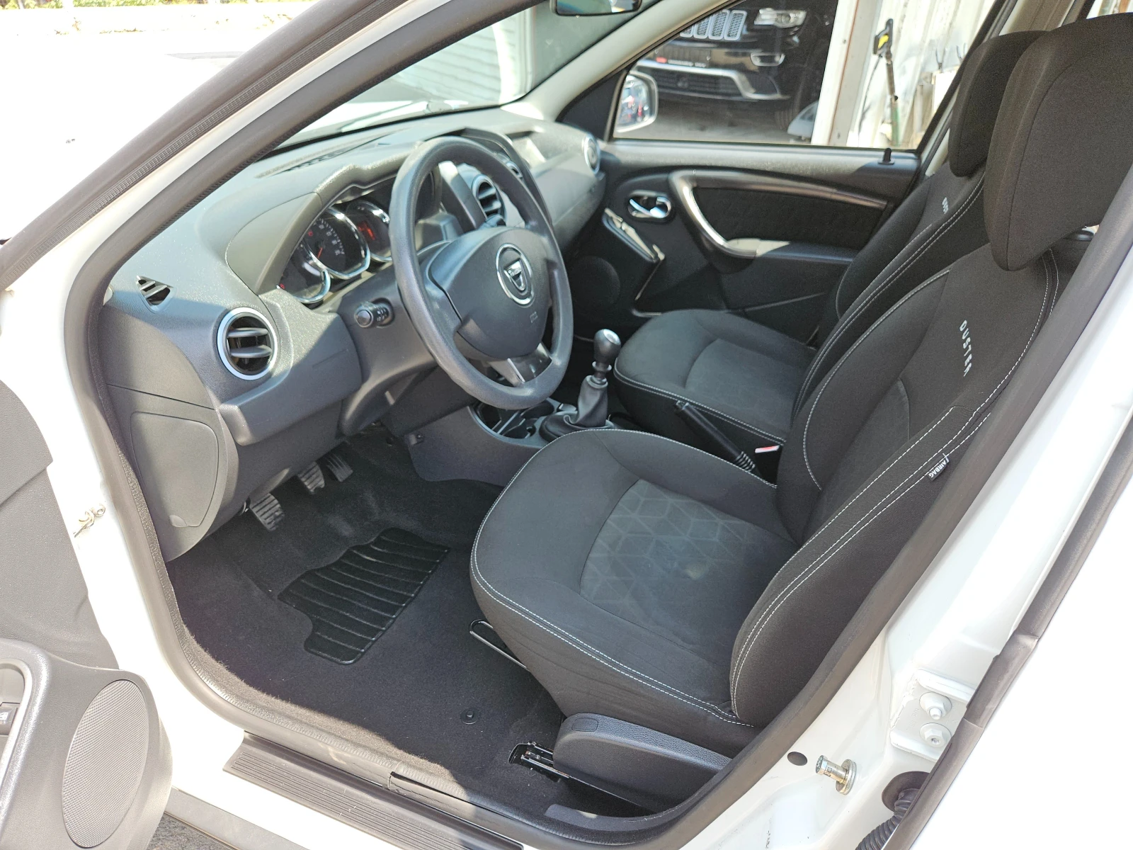 Dacia Duster 1.5DCI/109k.c/6ск/NAVI/БЛУТУТ/EURO 5B/ТОП - изображение 9