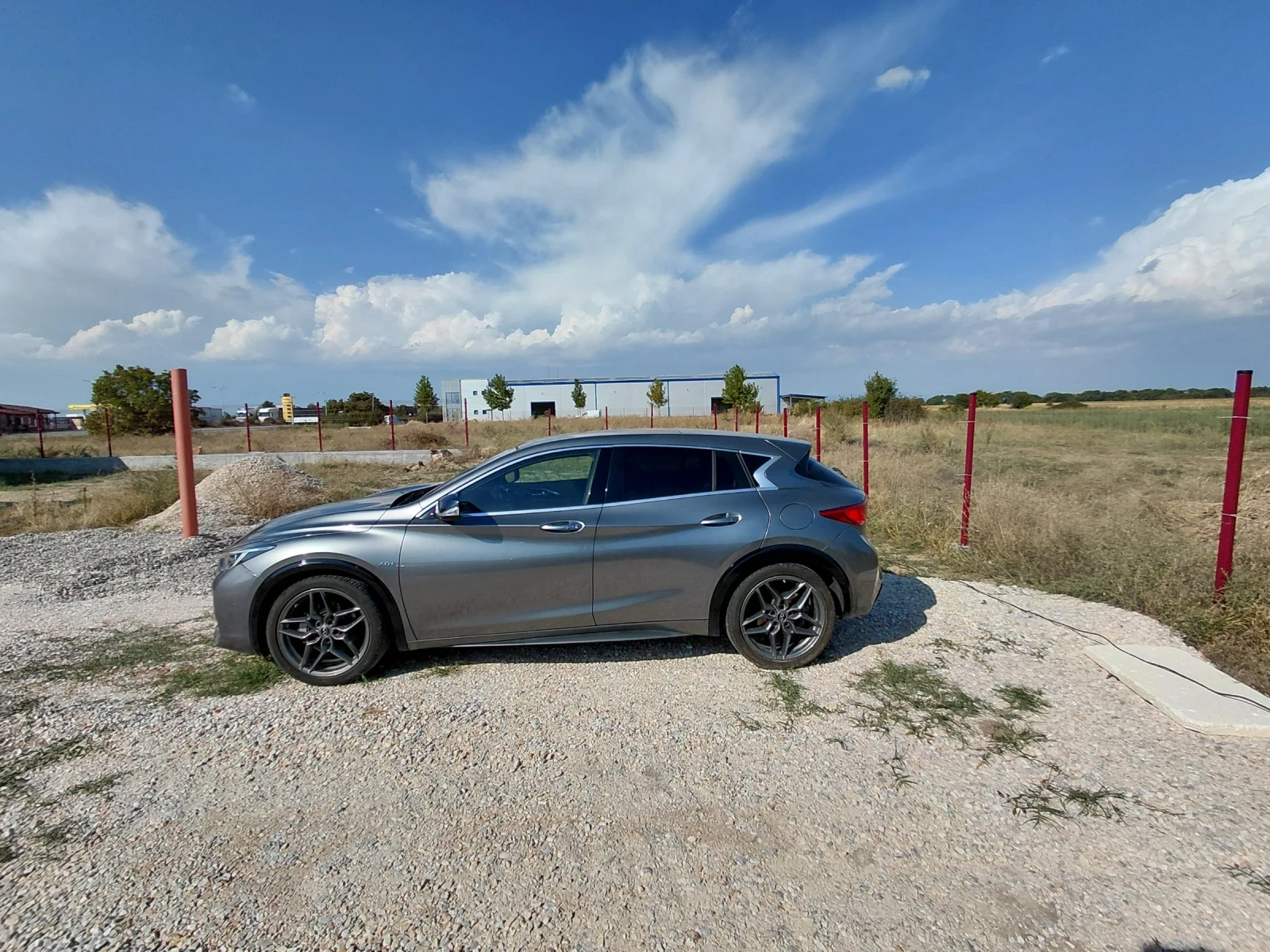 Infiniti Q30 2.0 - изображение 5
