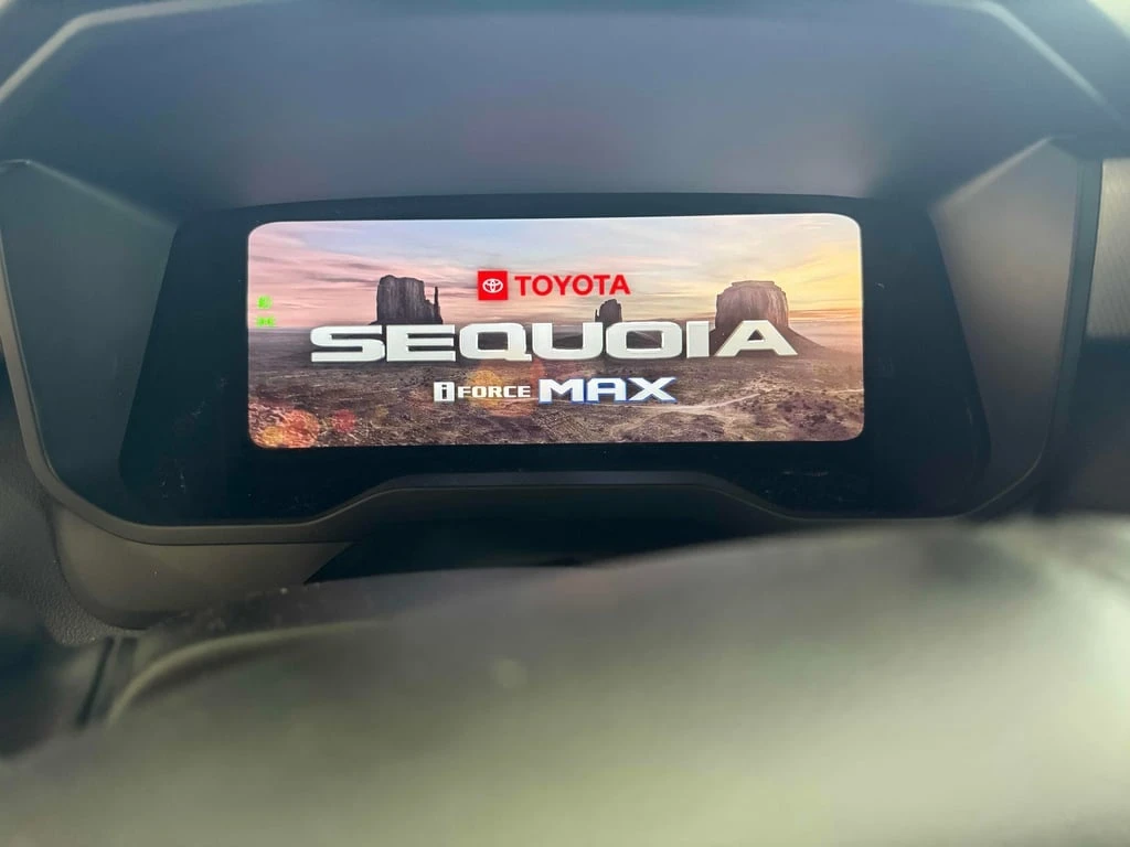 Toyota Sequoia LIMITED / CARFAX /360/DIS/PANO/NAVI/ОБДУХВАНЕ - изображение 6