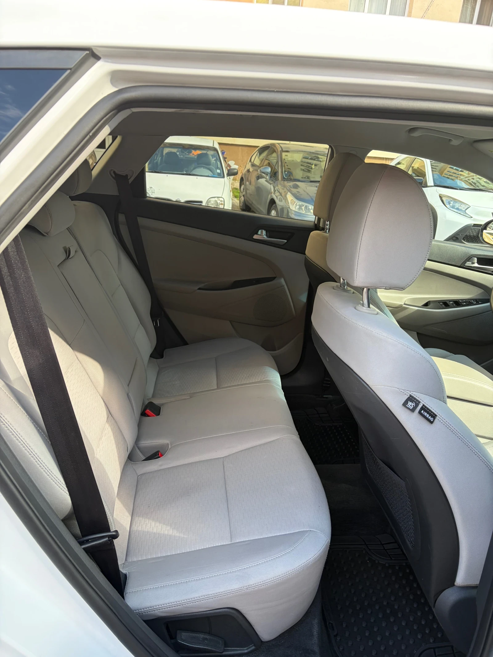 Hyundai Tucson 2.0 GDI AWD Автоматик, снимка 13 - Автомобили и джипове - 53923292