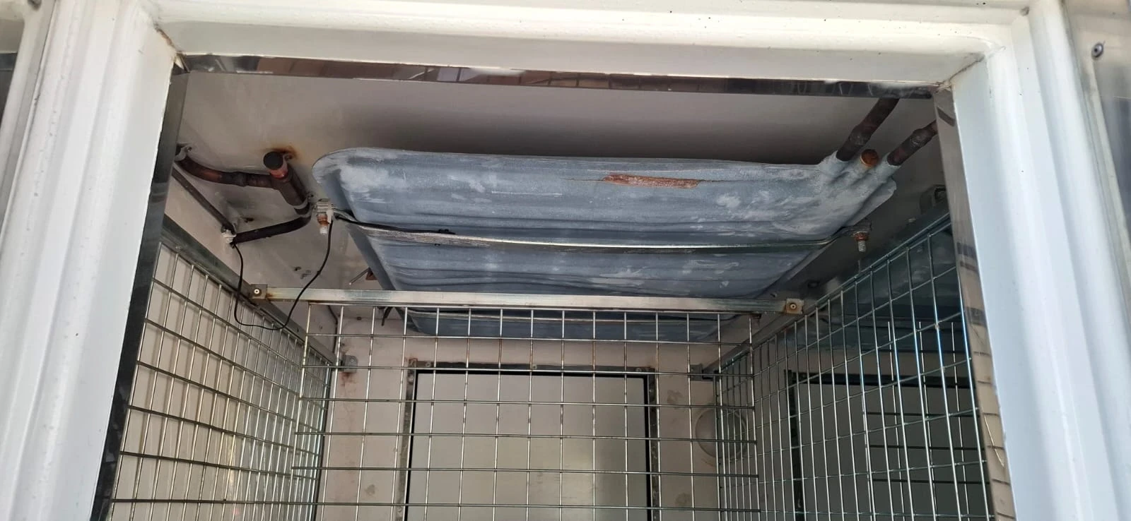 Toyota Hilux 2.5D4D  2WD, снимка 14 - Автомобили и джипове - 54057319