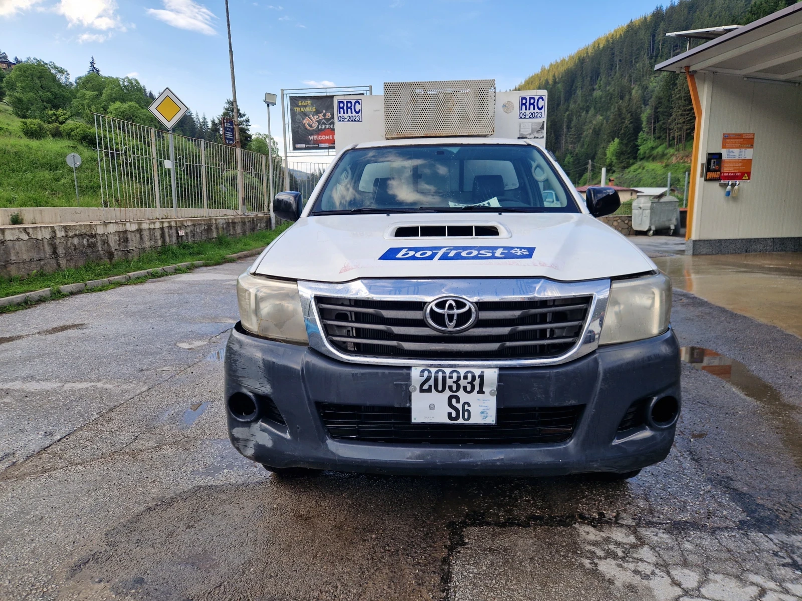 Toyota Hilux 2.5D4D  2WD 5бр., снимка 2 - Автомобили и джипове - 54725131
