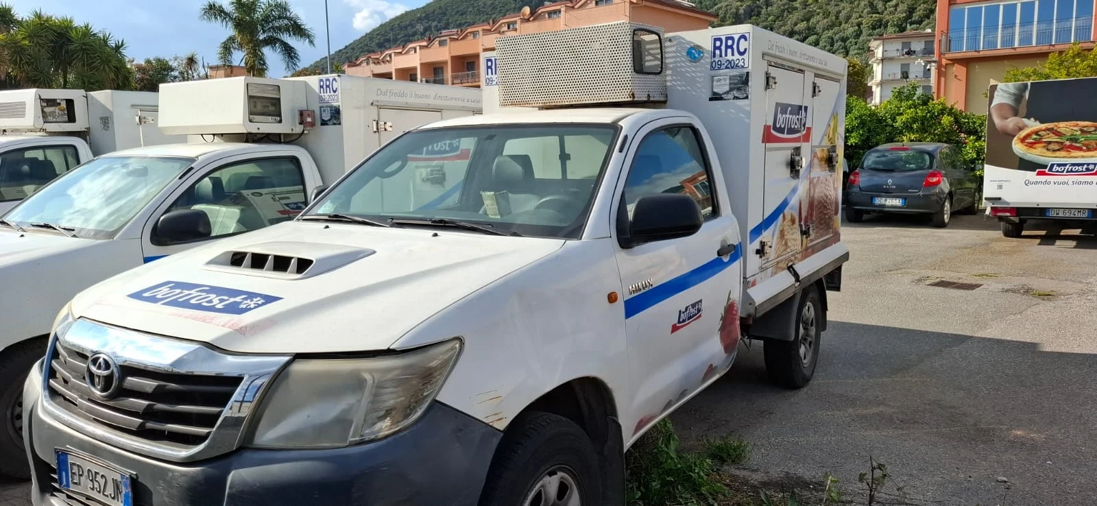 Toyota Hilux 2.5D4D  2WD, снимка 2 - Автомобили и джипове - 54057319