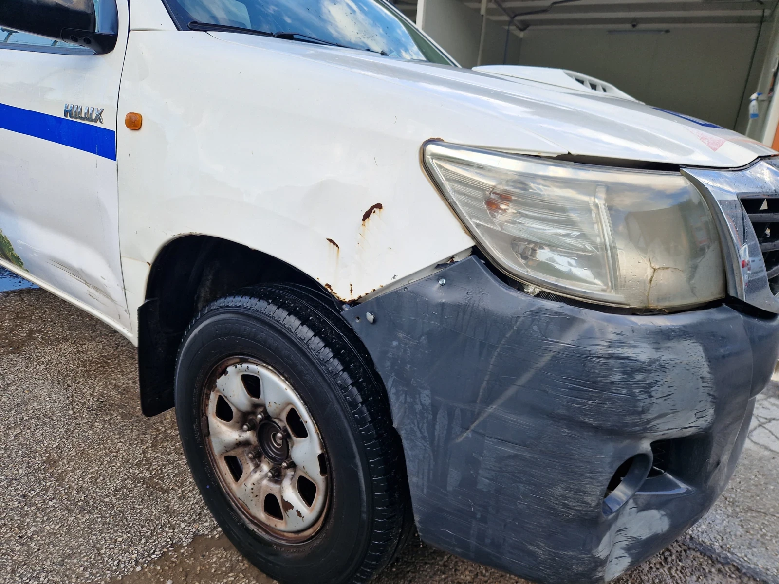 Toyota Hilux 2.5D4D  2WD 5бр., снимка 11 - Автомобили и джипове - 54725131