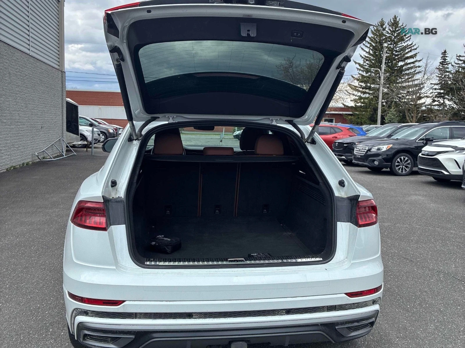 Audi Q8 Progressiv АВТОКРЕДИТ ЦЕНА ДО БЪЛГАРИЯ, снимка 13 - Автомобили и джипове - 54763633