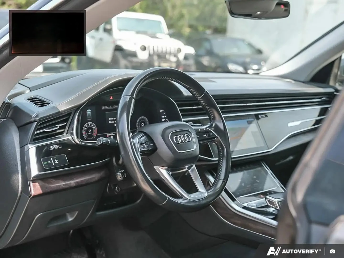 Audi Q8 * TECHNIK* Фиксирана цена до БГ * Без инциденти * , снимка 10 - Автомобили и джипове - 55487123